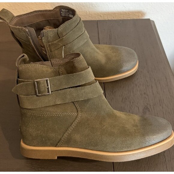 WOMAN'S SIZE 8.5 BOOTS UGG JOSEFENE ANKLE OLIVE GREEN DISPLAY MODEL - Picture 3 of 12